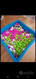 vasca quadrata con palline