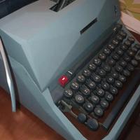 macchina  da scrivere olivetti  vintage 