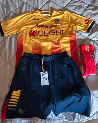 Completo calcio Lecce