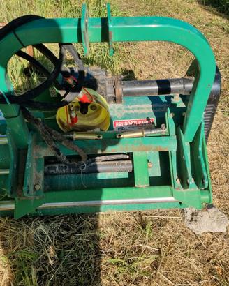 Trincia spostamento idraulico con le mazze