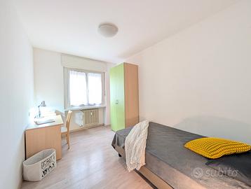 Camera singola luminosa Vicino al Centro da sett