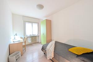 Camera singola luminosa Vicino al Centro da sett