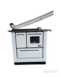 cucina e stufa a legna nordica