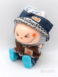 Vestito Labubu Outfit Salopette alla Moda NUOVO