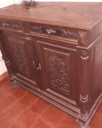 Credenza antica in rovere intagliata 