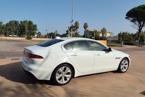 JAGUAR XE 20 D  Sport 180 hp