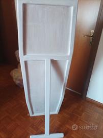 specchio con piedistallo