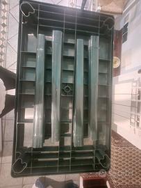 2 tavoli giardino smontabili  e 5 sedie