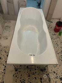 Vasca da bagno con box doccia vetro