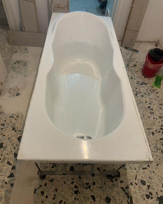 Vasca da bagno con box doccia vetro