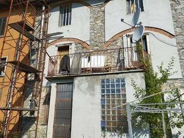 Immobile in asta di 187 m² con 3 locali a Cocquio-