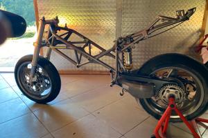 Telaio Ducati 748 anno 2000