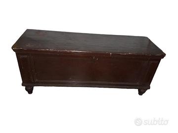 Cassapanca In Legno Conservata In Buono Stato