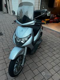 Piaggio Beverly 250