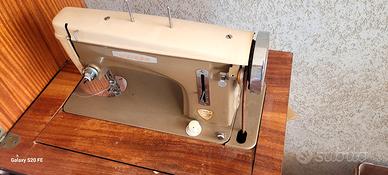 macchina per cucire vintage 