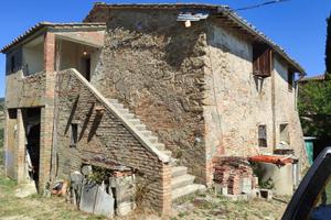 Rustico da ristrutturare a Montelaguardia