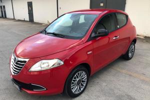 Lancia Ypsilon 0’9 twin-air hybrid benzina/metano