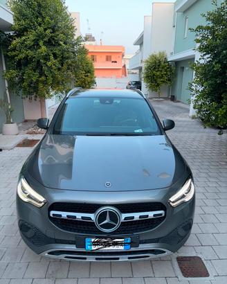 Mercedes GLA 200 d premium