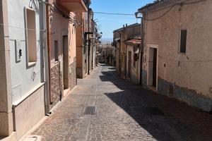Appartamento piano terra Deliceto centro storico