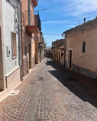 Appartamento piano terra Deliceto centro storico