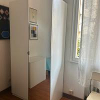 Armadio a due ante con specchio