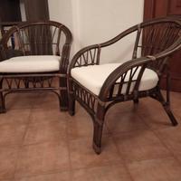 Salotto da esterno in legno tavolo sedie