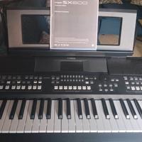 YAMAHA PSR XS600