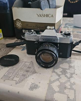 macchina fotografica Yashica Electro AX f 1,4