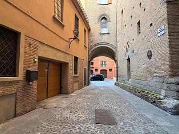 Box / Garage di 18 m² a Bologna