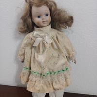 BAMBOLA IN PORCELLANA