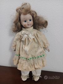 BAMBOLA IN PORCELLANA