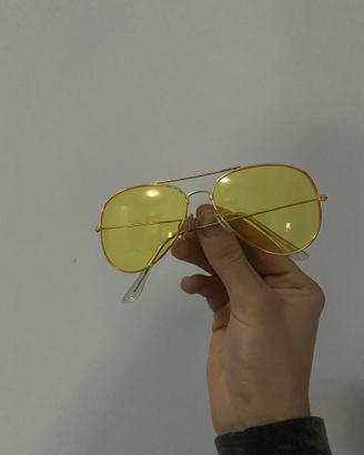 Occhiali da sole vintage con lenti gialle 🕶️✨