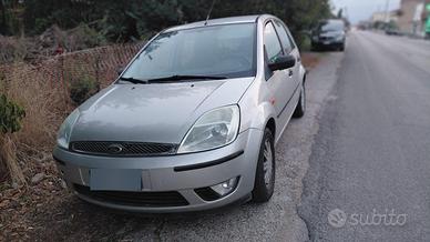 2002 Ford Fiesta 1.4 16v Ghia 150'000 Km / 80 CV