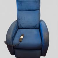 Poltrona alzapersona per anziani e disabili