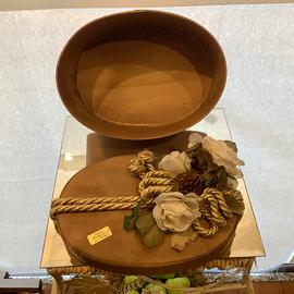 Scatola e vaso coccio decorati