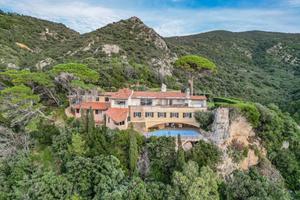 Villa di 600 m² con più di 5 locali e box auto dop
