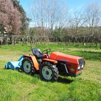 Trattore Goldoni 1040 con trincia