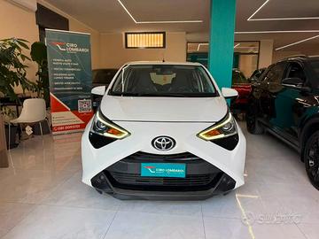 Toyota Aygo Connect 1.0 VVT-i 72 CV 5 porte x-clus