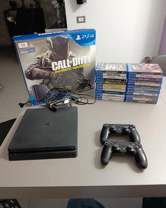 PS4 Slim 1tb 2 joystick e 24 giochi