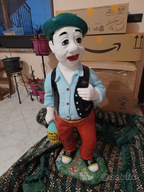 Grande statua " posa il fiasco " anni 50