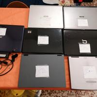 Lotto 11 vecchi pc notebook ricambi o appassionati