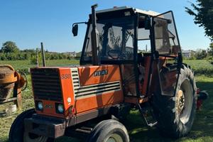 Trattore fiat 880