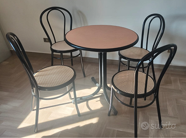 Set tovolo e sedie Tonet