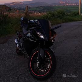 Vedo Yamaha Yzf r125