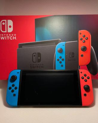 Console Nintendo Switch Completa di Accessori