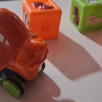 Set Gioco areoplanino automatico ABC e cubotti  