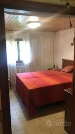 Camera da letto, cassettiera e armadio