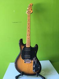 Chitarra del 1977 Music Man Stingray 1