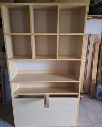 Libreria con cassettone