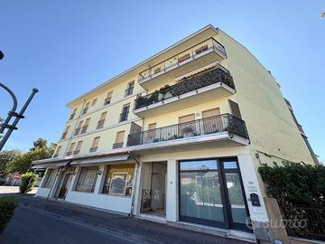 Spazioso appartamento tricamere con garage